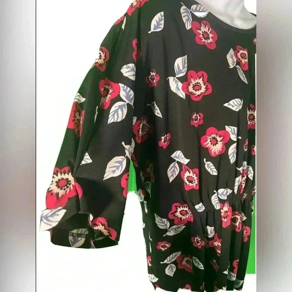 Ann Taylor Factory Black Floral Short Sleeve Blouse Woman's Size Medium - Picture 3 of 6